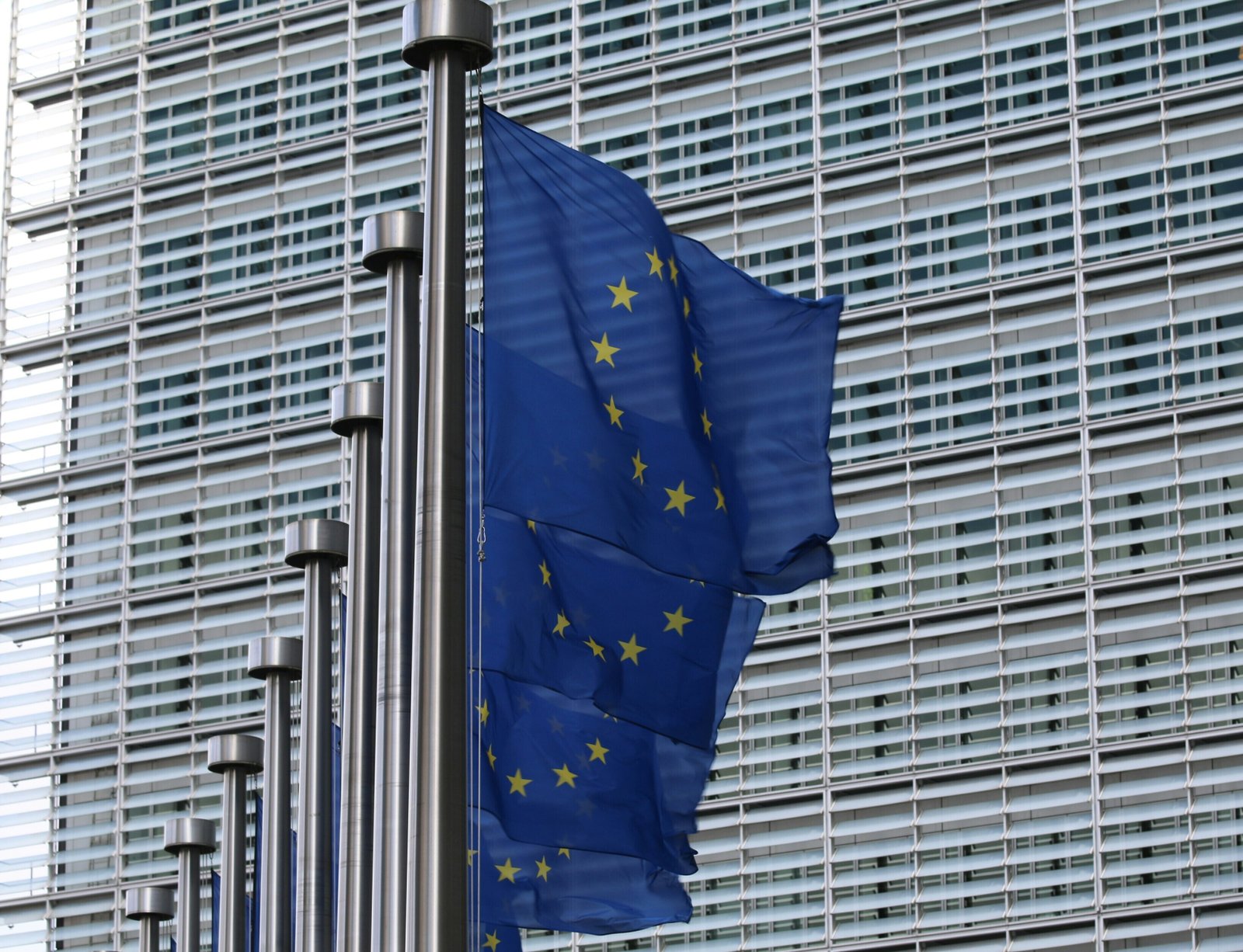 La UE simplifica normas de sostenibilidad para empresas
